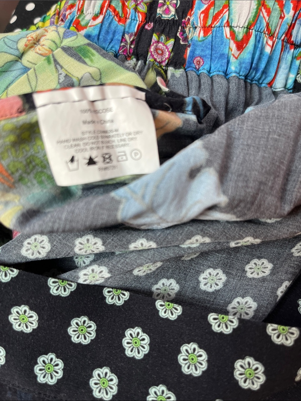 Johnny Was Dream Printed Split Pants EUC - Picture 8 of 9